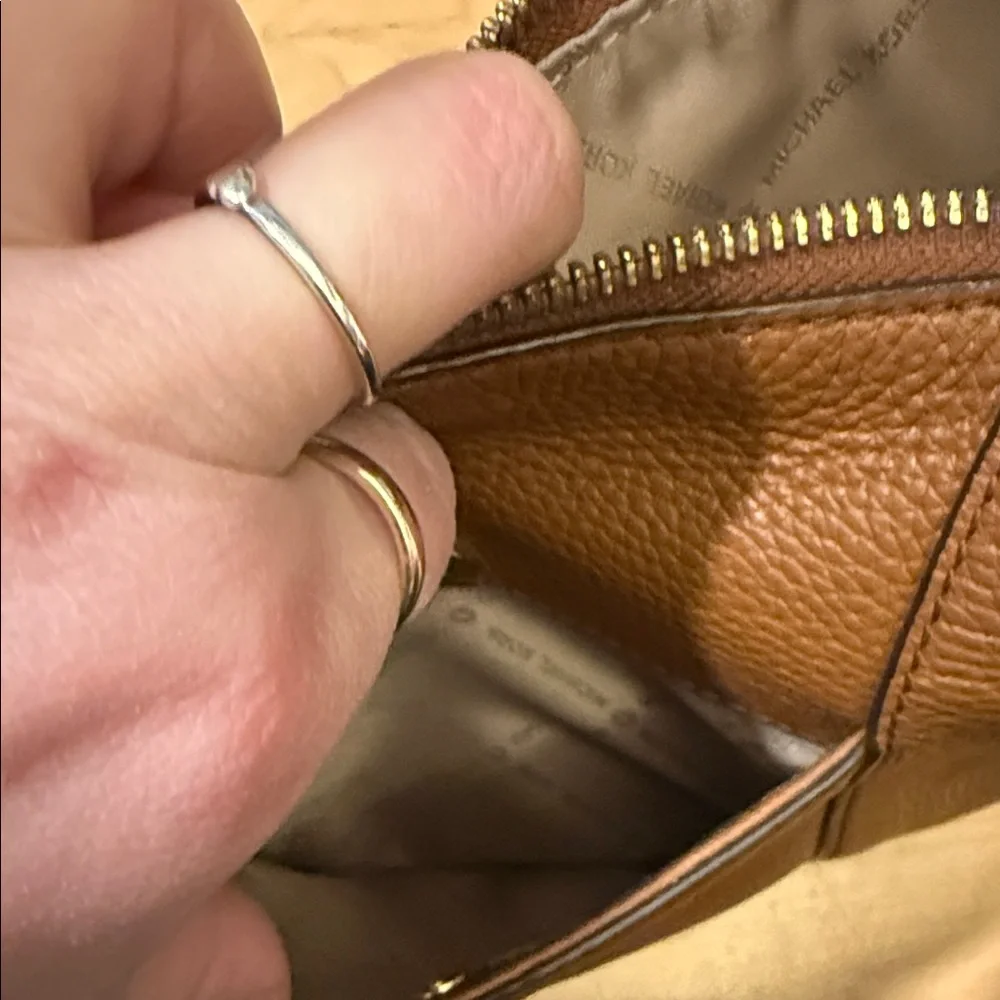 Stunning MK Pebbled Leather‎ Hobo – Rich Acorn|Like New Condition|Gold Plated